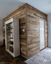 Charger l'image dans la galerie, Revêtement de bois brun déligné
