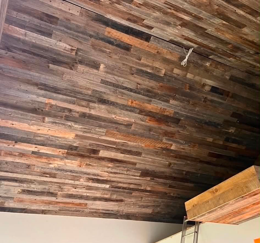 Revêtement de bois gris déligné