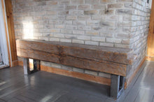Charger l'image dans la galerie, banc, banc artisanal, bois de grange, bois centenaire, artisanat, création, écologique, environnement, banc ancestrale, local
