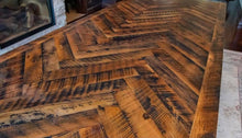 Charger l'image dans la galerie, Table, table artisanale, ébénisterie, création, local, bois de grange, bois centenaire, écologique, environnement, artisanat, artisan

