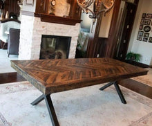 Charger l'image dans la galerie, Table, table artisanale, ébénisterie, création, local, bois de grange, bois centenaire, écologique, environnement, artisanat, artisan
