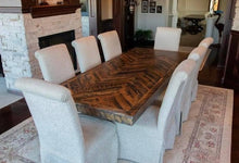 Charger l'image dans la galerie, Table, table artisanale, ébénisterie, création, local, bois de grange, bois centenaire, écologique, environnement, artisanat, artisan
