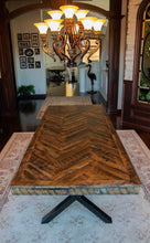 Charger l'image dans la galerie, Table, table artisanale, ébénisterie, création, local, bois de grange, bois centenaire, écologique, environnement, artisanat, artisan
